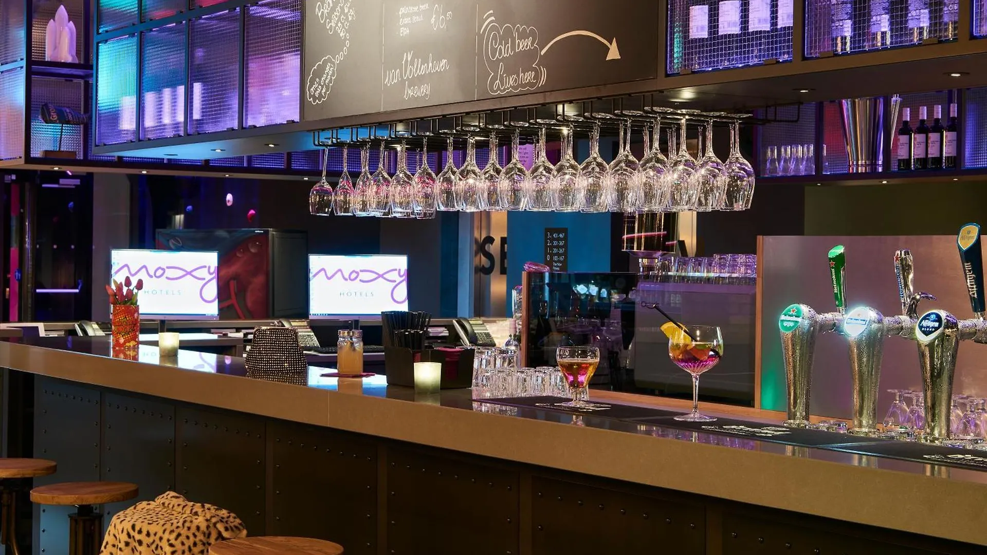 Moxy Amsterdam Schiphol Airport Ξενοδοχείο Hoofddorp