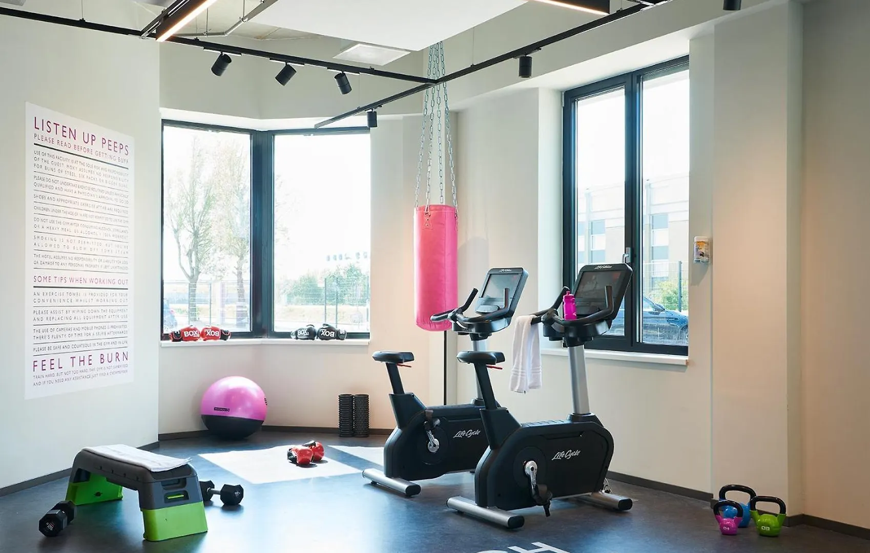 Moxy Amsterdam Schiphol Airport Ξενοδοχείο Hoofddorp
